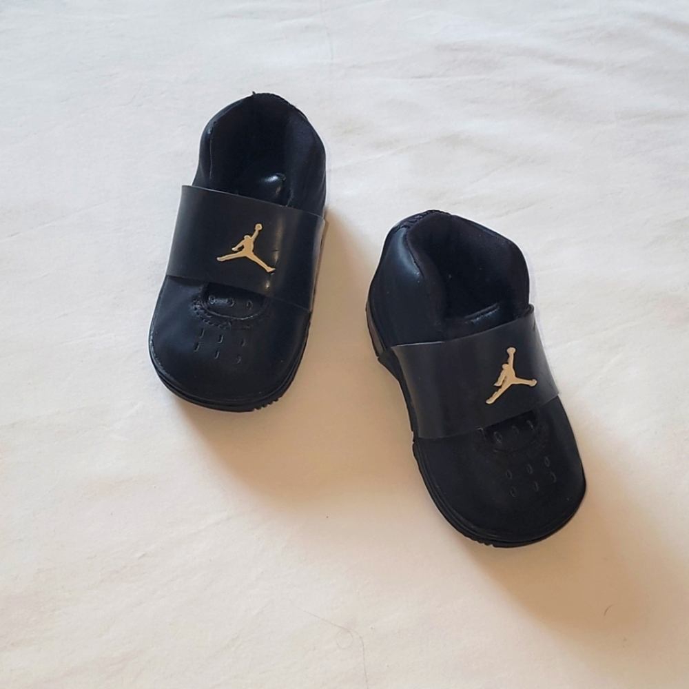 Baby boy Nike Jordan shoes 4c and shorts 18 month